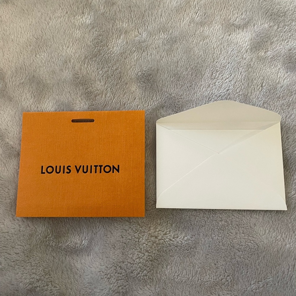 Louis Vuitton Gift Box - Picture 5 of 5